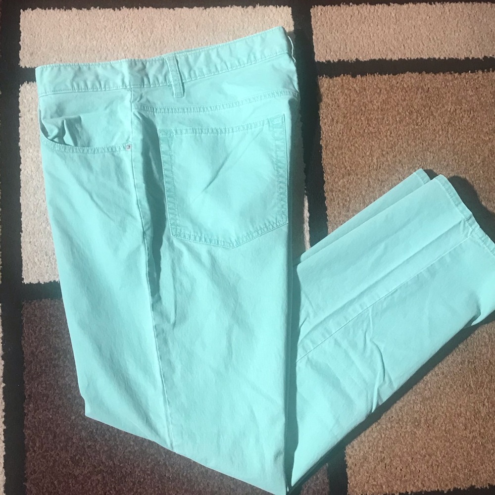 🌟 Men’s Light Green Pants